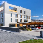 Administrativní dřevostavba BudexHUB v Plané. Foto: ČKAIT