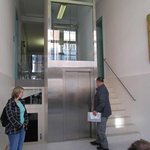 Výtah v budově školy ve městě Basilej (CH). 