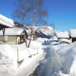 15 - Podhorská vesnice v Alpách se zimní atmosférou © fotoember - Fotolia.com