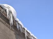 sníh rampouchy střecha