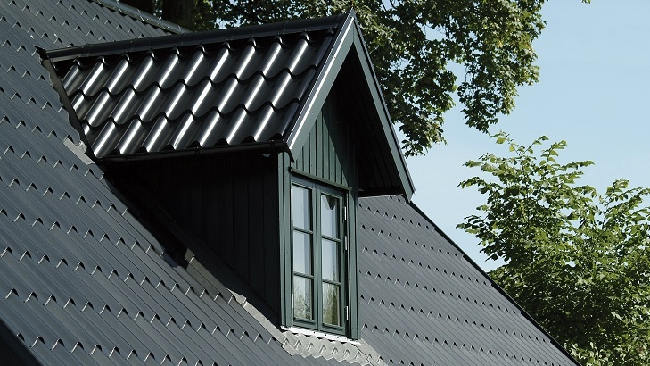 Povrchová úprava střechy Lindab Premium za cenu základní úpravy Classic