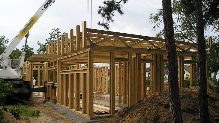 Kombinace dřeva a hlíny v moderním stavebnictví - novostavby