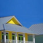 SOKRATES® TITAN – vodou ředitelná barva na kovové střechy a oplechování budov dlouhodobě odolává povětrnostním vlivům