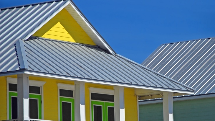 Nejlepší ochrana plechových střech a kovových ploch je barva SOKRATES TITAN