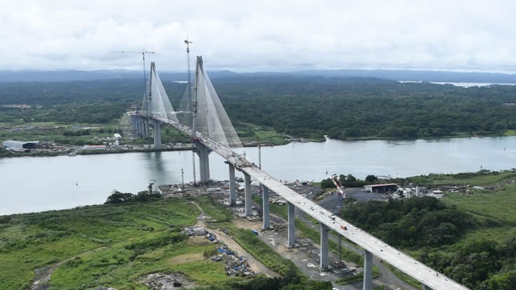Most, který spojí dva kontinenty, je před dokončením