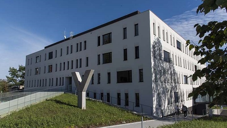 Nový moderní nemocniční objekt byl postaven ve standardu pasivní budovy