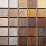 Kombinace druhu dřeva a jeho povrchová úprava umožňuje vytvořit pestrou paletu.