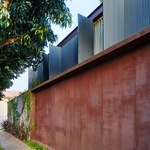 Dům architekta vypadá jako krabice s překvapením uvnitř Foto: Pedro Kok 