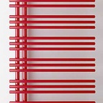Designový radiátor Zehnder Yucca Asym v barvě Ruby Red 3003