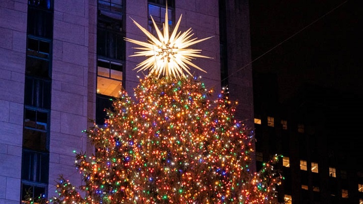 Nejsledovanější hvězda vánočního stromku? Ta Rockefellerova. Září už 88 let!