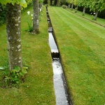 Voda na zahradě může mít mnoho podob. V historických zahradách se setkáte třeba i s vodními kanály formálního charakteru. Foto: Ing. Lucie Peukertová