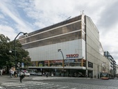 Současná podoba obchodního domu Máj na Národní třídě v Praze. Foto: Tomáš Kovařík