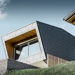 Rodinný dům Východní Tyrolsko, Lienz, Dölsachu  Architekti: Jaweco Studio, Arch. Jan Werner Realizace: MSGO GmbH, Gerald Ortner, Prefa střešní a fasádní panel FX.12 