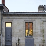 Home-made: Rozšíření a rekonstrukce malého domu z historického Bordeaux  Foto: Agnès Clotis